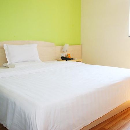 7 Days Inn Shenzhen Railway Station Екстер'єр фото